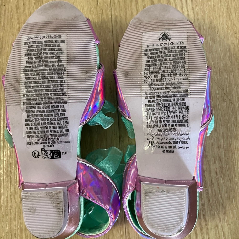 Little girls Halloween costume shoes with slight heel. Little mermaid. Sz 9/10 - Picture 2 of 2